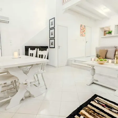 Villa Pefki Beach Front